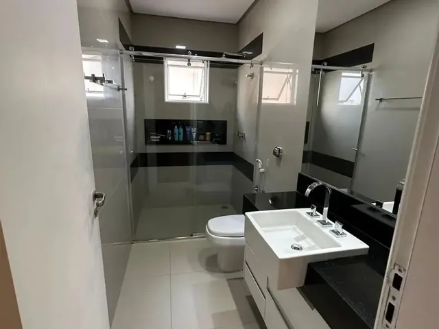 Imagem 4: Casa À Venda em Londrina, Terras de Santana Ii, com 4 Quartos, com 343 M², Santana