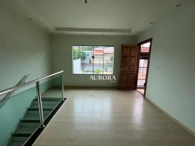 Imagem: Sobrado com 4 Dormitórios À Venda, 260