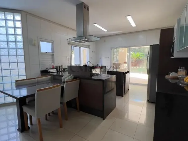 Imagem 14: Casa no Alphaville Imbuias 499,30M² Privativos, 4 Suítes, Piscina e Espaço Gourmet