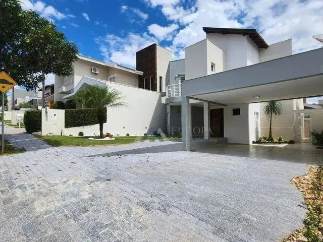 Imagem: Sobrado com 3 Dormitórios À Venda, 227