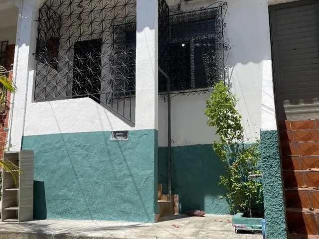 Imagem: Casa de Vila Antiga 100M2