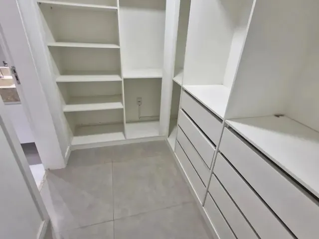 Imagem 12: Magnifica Casa Triplex Mobiliada 490M2 Sendo 5 Suites Mais Dependencia Cond Riviera del S
