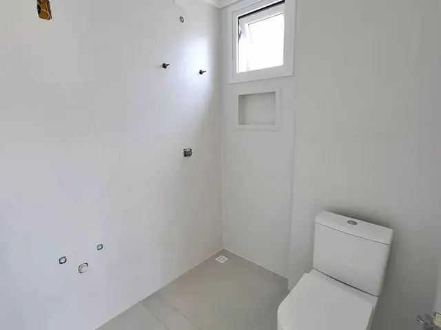 Imagem 10: Apartamento 02 Dormitórios Novo - 100 Metros da Praia - Elevador, Garagem E