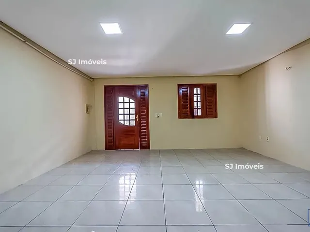 Imagem 2: Casa Duplex com 2 Vagas e Varanda no Presidente Kennedy