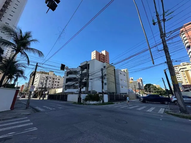 Imagem 9: Edifício para Aluguel com 1600 M2, 23 Vagas de Garagem, 03 Andares e Escritório Lateral