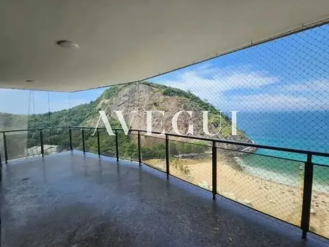 Imagem: O apartamento possui 4 Dormitórios, 5 Banheiros, 4 Vagas