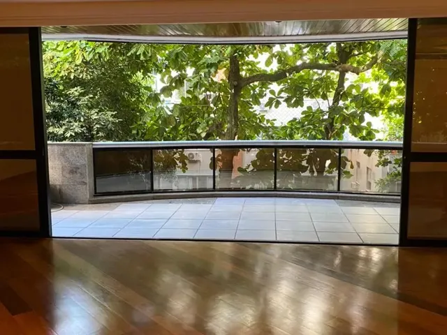 Imagem: Apartamento com 4 Quartos À Venda no Leblon