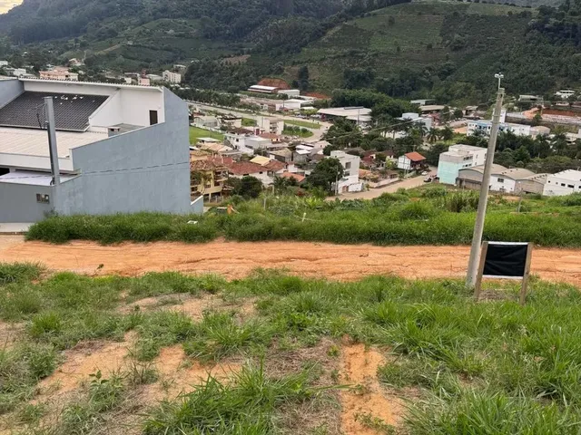 Imagem: Vendo Um Lote com Uma Vista Maravilhosa