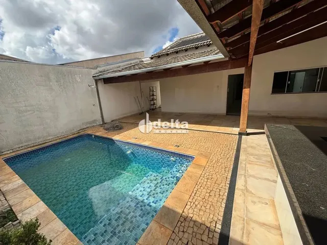 Imagem: Casa Residencial com 2 Quartos Sendo 1 Suíte