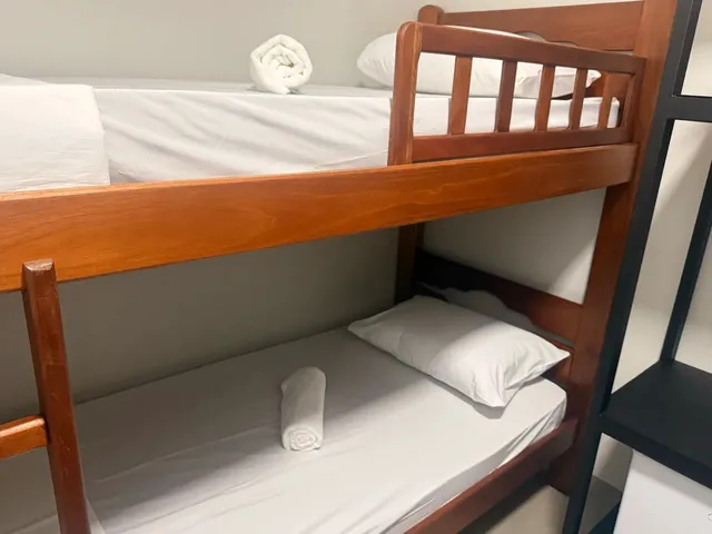 Imagem 6: Quarto Mobiliado com Armário, Ar-Condicionado e Frigobar - Marta Helena - Uberlândia