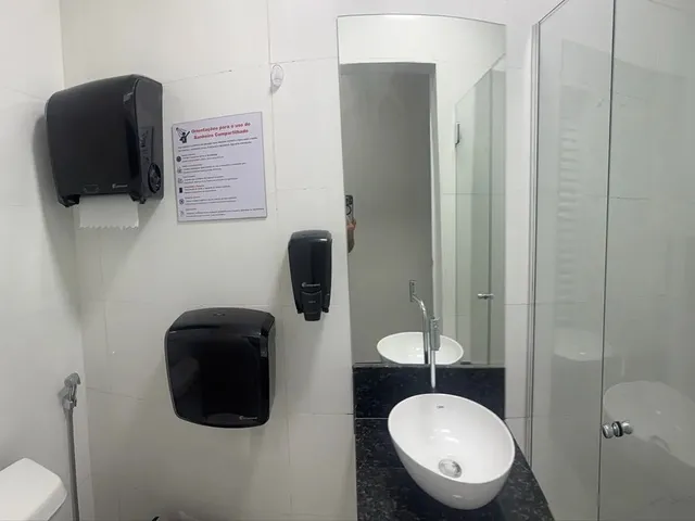 Imagem 8: Quarto Mobiliado com Armário, Ar-Condicionado e Frigobar - Marta Helena - Uberlândia