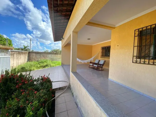 Imagem: A casa possui 3 Dormitórios, 2 Suítes, 3 Banheiros, 4