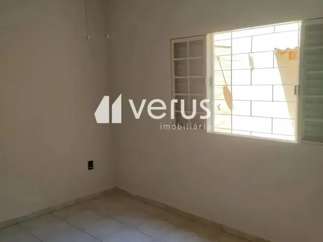 Imagem 12: Imóvel para Aluguel Possui 196 Metros Quadrados com 3 Quartos