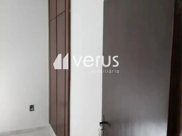 Imagem 4: Imóvel para Aluguel Possui 196 Metros Quadrados com 3 Quartos