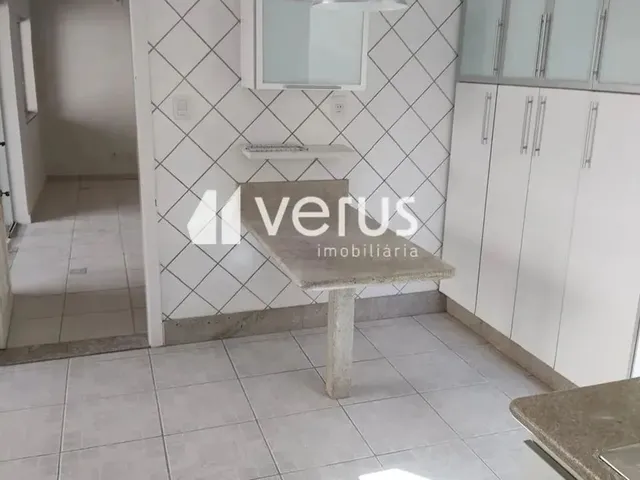Imagem 2: Imóvel para Aluguel Possui 196 Metros Quadrados com 3 Quartos