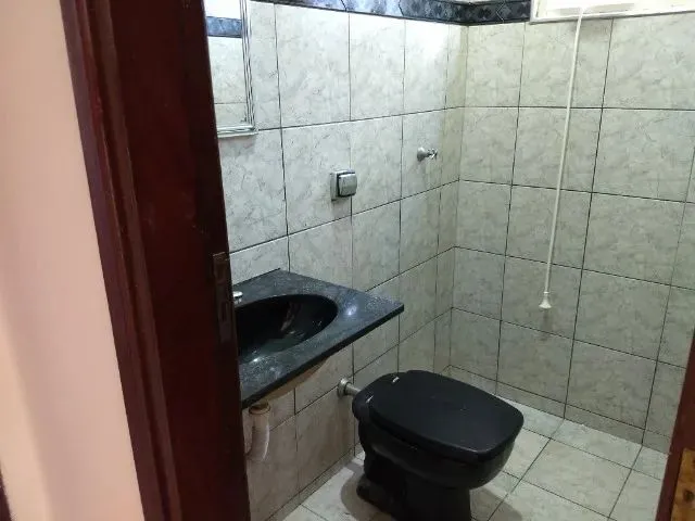 Imagem 3: Casa em Uberaba / Fundos - Quarto, Sala, Cozinha e Banheiro