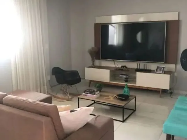 Imagem: A casa em condomínio possui 5 Dormitórios, 1 Suíte, 2