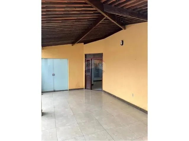 Imagem 6: Venda de Casa Reformada em Nova Parnamirim com 3 Quartos, Quintal e Churrasqueira e Ponto