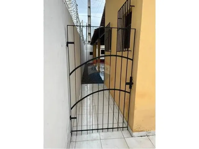 Imagem 15: Venda de Casa Reformada em Nova Parnamirim com 3 Quartos, Quintal e Churrasqueira e Ponto