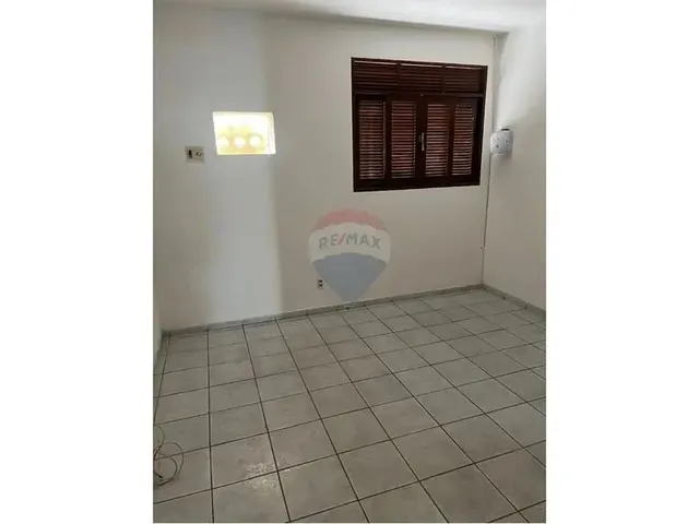 Imagem 4: Venda de Casa Reformada em Nova Parnamirim com 3 Quartos, Quintal e Churrasqueira e Ponto