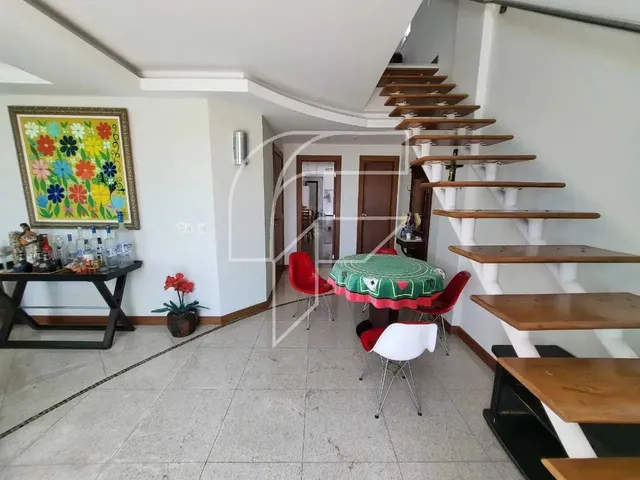 Imagem 4: Duplex para Venda com 485 Metros Quadrados com 4 Quartos em Centro - Guarapari - Es