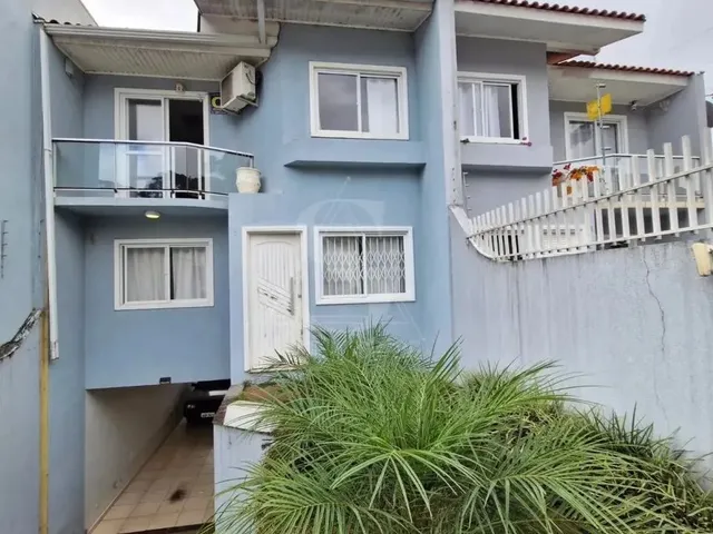Imagem 2: Sobrado para Venda em Curitiba, santa Cândida, 2 Dormitórios, 1 Suíte, 3 Banheiros, 2