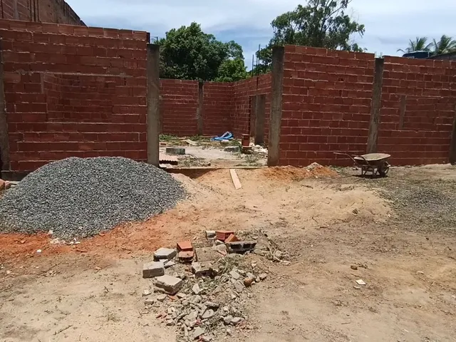 Imagem: Terreno com Obra em Andamento - Base P/