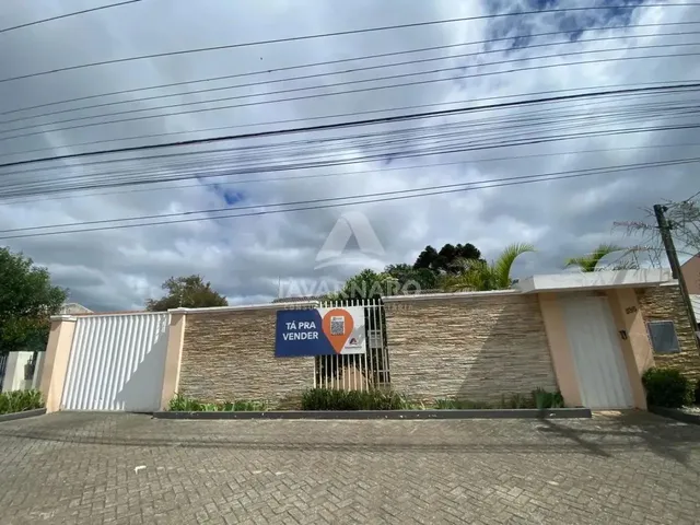 Imagem: Casa Ampla com Piscina Aquecida À Venda