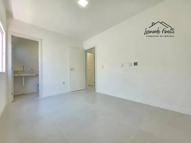 Imagem 10: Casa com 3 Quartos e 1 Suíte no Bairro Planície da Serra