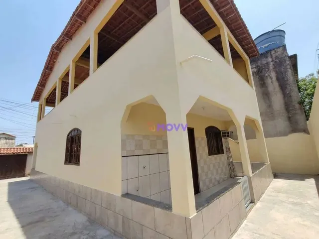 Imagem: Casa com 2 Dormitórios À Venda, 180 M²