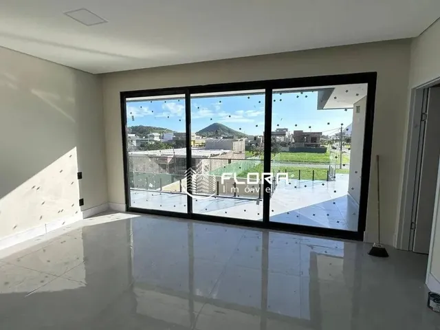 Imagem: Casa com 4 Quartos À Venda, 240 M² por