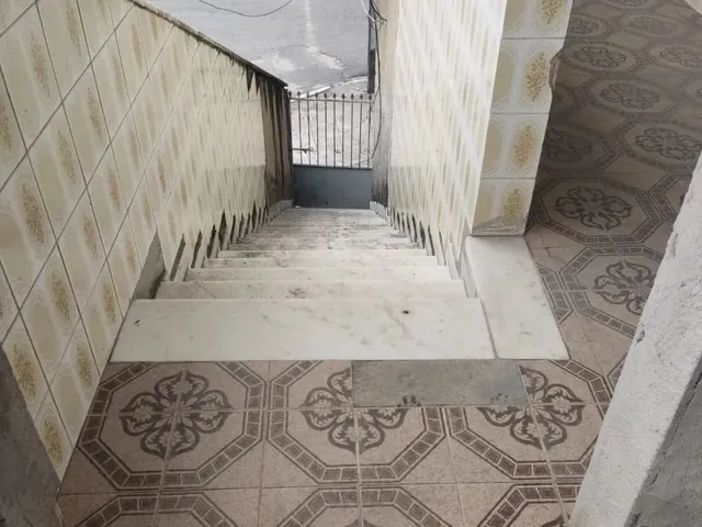 Imagem: A casa possui 3 Dormitórios, 1 Banheiro, 1 Vaga na garagem