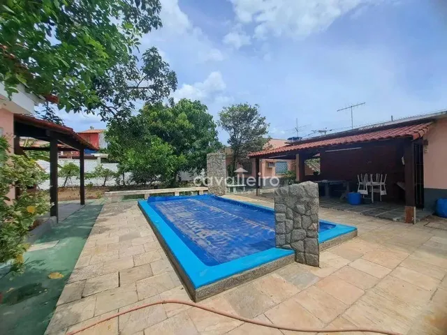 Imagem: Casa com 7 Dormitórios À Venda, 235 M²