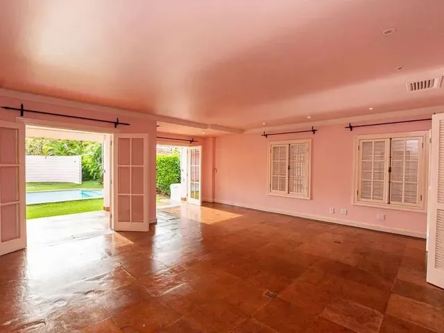 Imagem 3: Casa com 6 Dormitórios À Venda, 700 M² por R$ 3.850.000,00 - Piratininga - Niterói/Rj
