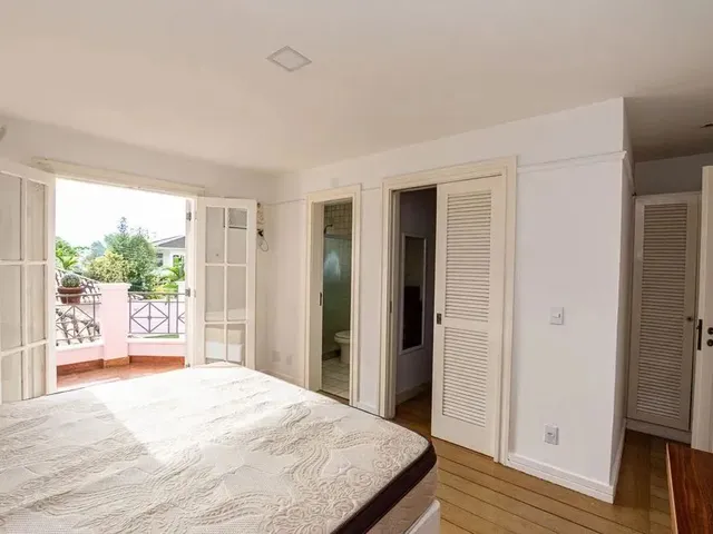 Imagem 15: Casa com 6 Dormitórios À Venda, 700 M² por R$ 3.850.000,00 - Piratininga - Niterói/Rj