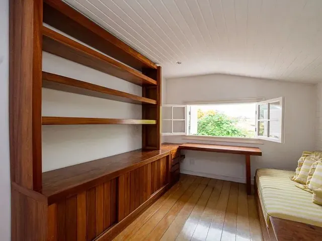Imagem 11: Casa com 6 Dormitórios À Venda, 700 M² por R$ 3.850.000,00 - Piratininga - Niterói/Rj