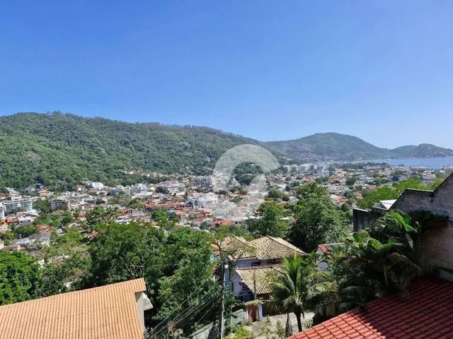 Imagem 1: Casa com 4 Dormitórios À Venda, 272 M² por R$ 1.550.000,00 - São Francisco
