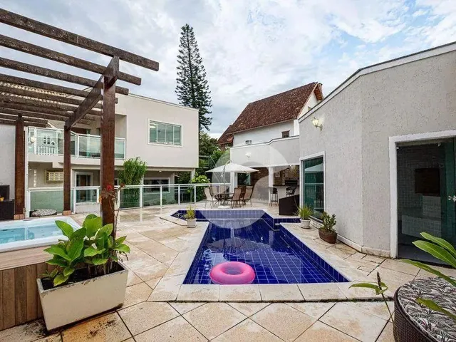 Imagem: Casa com 4 Suítes À Venda, 284 M² por