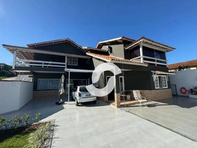 Imagem: Casa com 6 Dormitórios À Venda, 240 M²