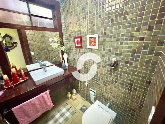 Imagem 13: Casa com 4 Dormitórios À Venda, 600 M² por R$ 1.680.000,00 - Piratininga - Niterói/Rj