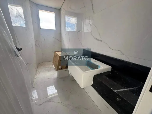 Imagem 9: Área Privativa com Três Quartos Sendo Um com Suíte e Elevador no Bairro santa Cruz