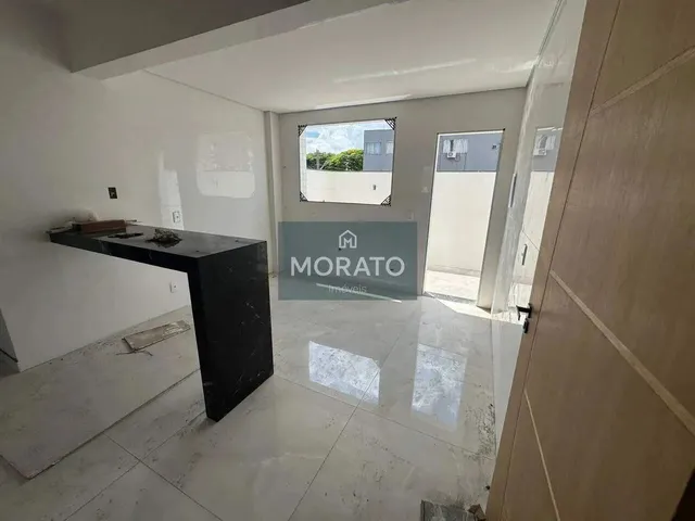 Imagem 5: Área Privativa com Três Quartos Sendo Um com Suíte e Elevador no Bairro santa Cruz