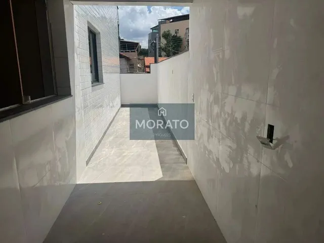 Imagem 2: Área Privativa com Três Quartos Sendo Um com Suíte e Elevador no Bairro santa Cruz