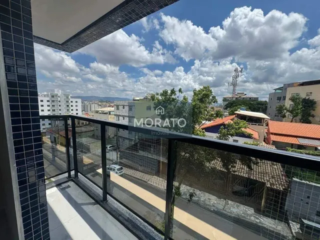 Imagem 10: Área Privativa com Três Quartos Sendo Um com Suíte e Elevador no Bairro santa Cruz