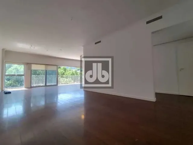 Imagem 4: Apartamento À Venda no Leblon Desocupado com Varanda, 4 Quartos Sendo 2 Suítes