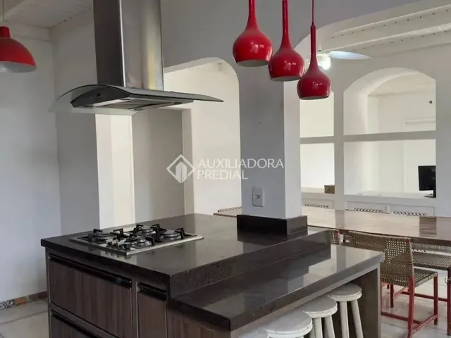 Imagem 2: Casa 5 Quarto(S), no Bairro Lagoa da Conceição