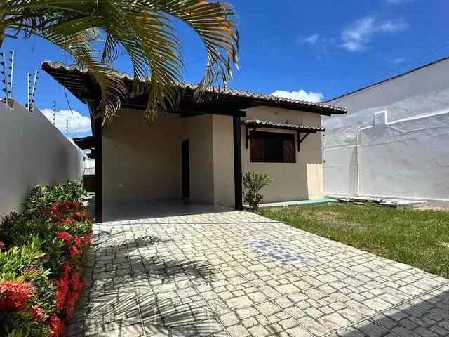 Imagem: A casa possui 3 Dormitórios, 1 Suíte, 2 Banheiros, 2