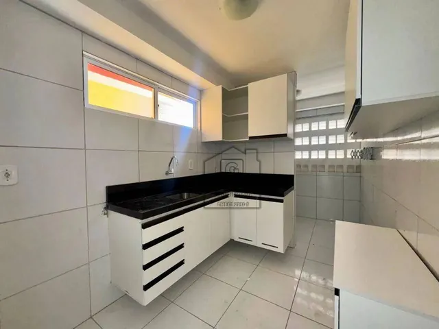 Imagem 10: Apartamento Semi Mobiliado para Alugar no Parque das Nações com 3 Quartos, Suíte E