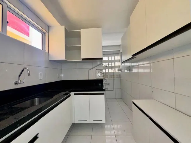 Imagem 2: Apartamento Semi Mobiliado para Alugar no Parque das Nações com 3 Quartos, Suíte E
