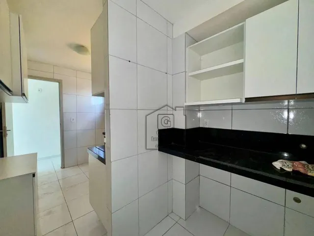 Imagem 16: Apartamento Semi Mobiliado para Alugar no Parque das Nações com 3 Quartos, Suíte E
